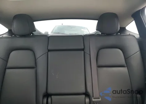 2024 Tesla Model Y из США, поврежденный, VIN 7SAYGAEE3RF089122